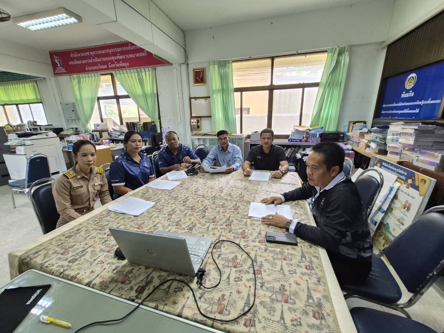 พช.ตะโหมด ร่วมประชุมคณะกรรมการพัฒนาสตรีจังหวัดและผู้นำ อช. ขับเคลื่อนภารกิจส่งเสริมอาชีพและขจัดความยากจน