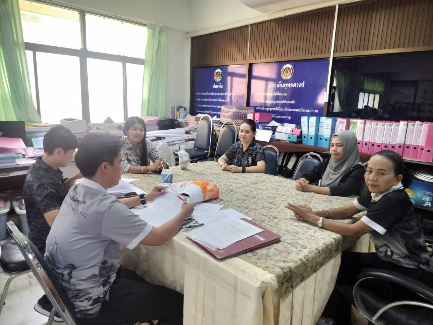 พช.ตะโหมด ร่วมติดตามการดำเนินงานกองทุนพัฒนาบทบาทสตรี
